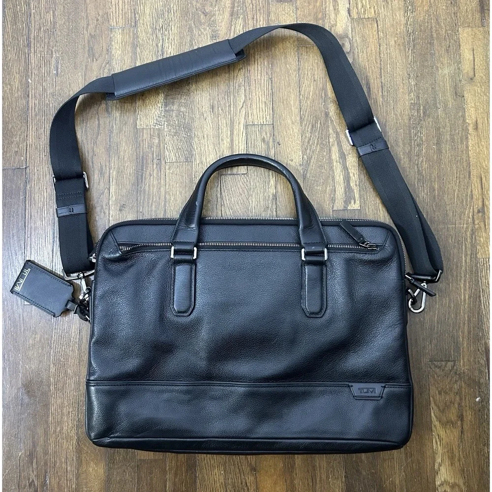 Tumi Harrison Seneca Slim Black Leather 15